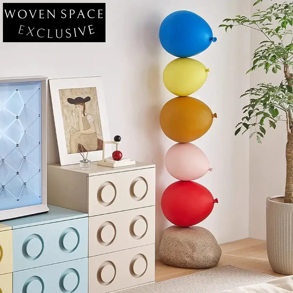 Vibrant Fiberglass Balloon Floor Sculpture: Modern Art Deco Home Entrance Decor