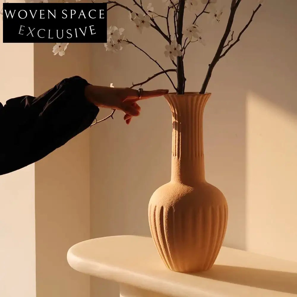 White Ceramic Hand-Painted Nordic Art Flower Vase for Modern Home Decor