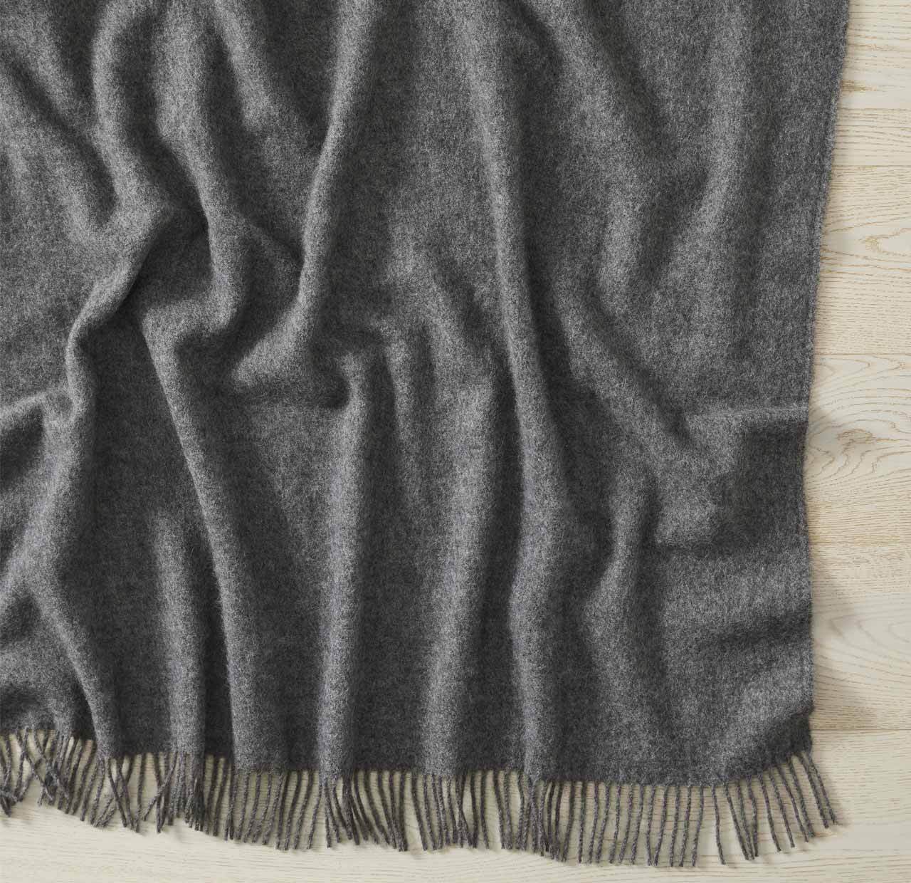 Weave Nevis Throw - Charcoal