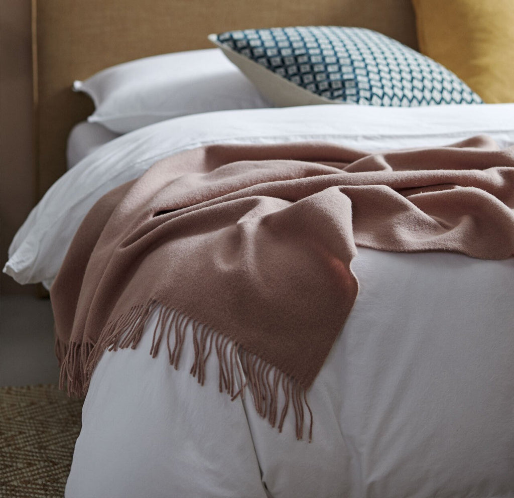 Weave Nevis Throw - Rose