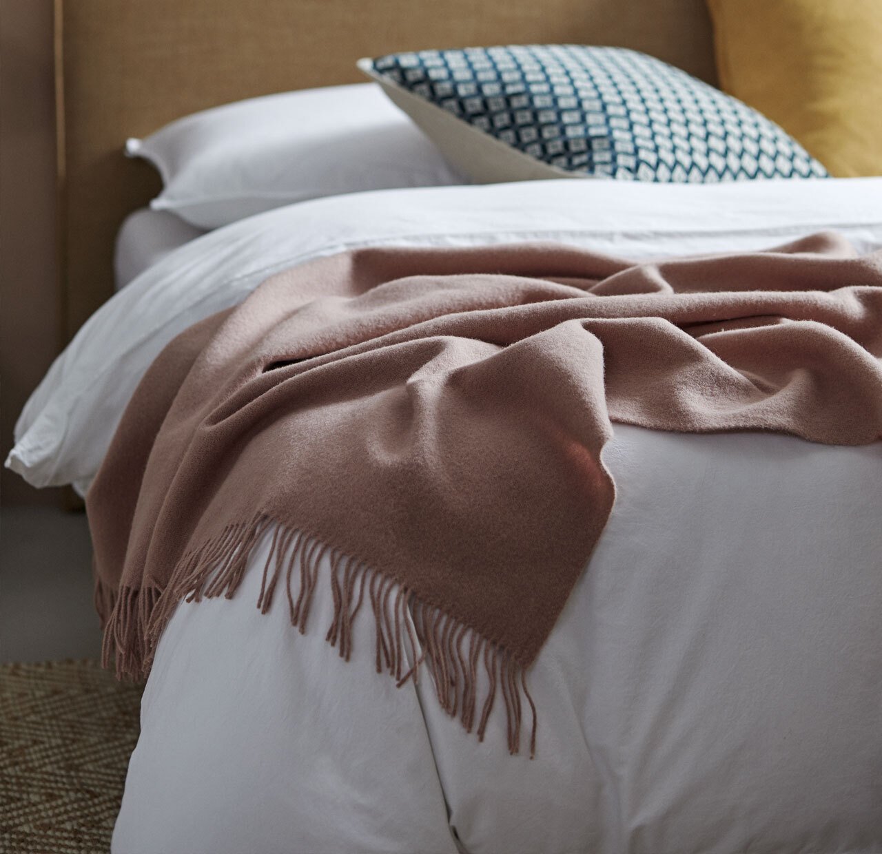 Weave Nevis Throw - Rose