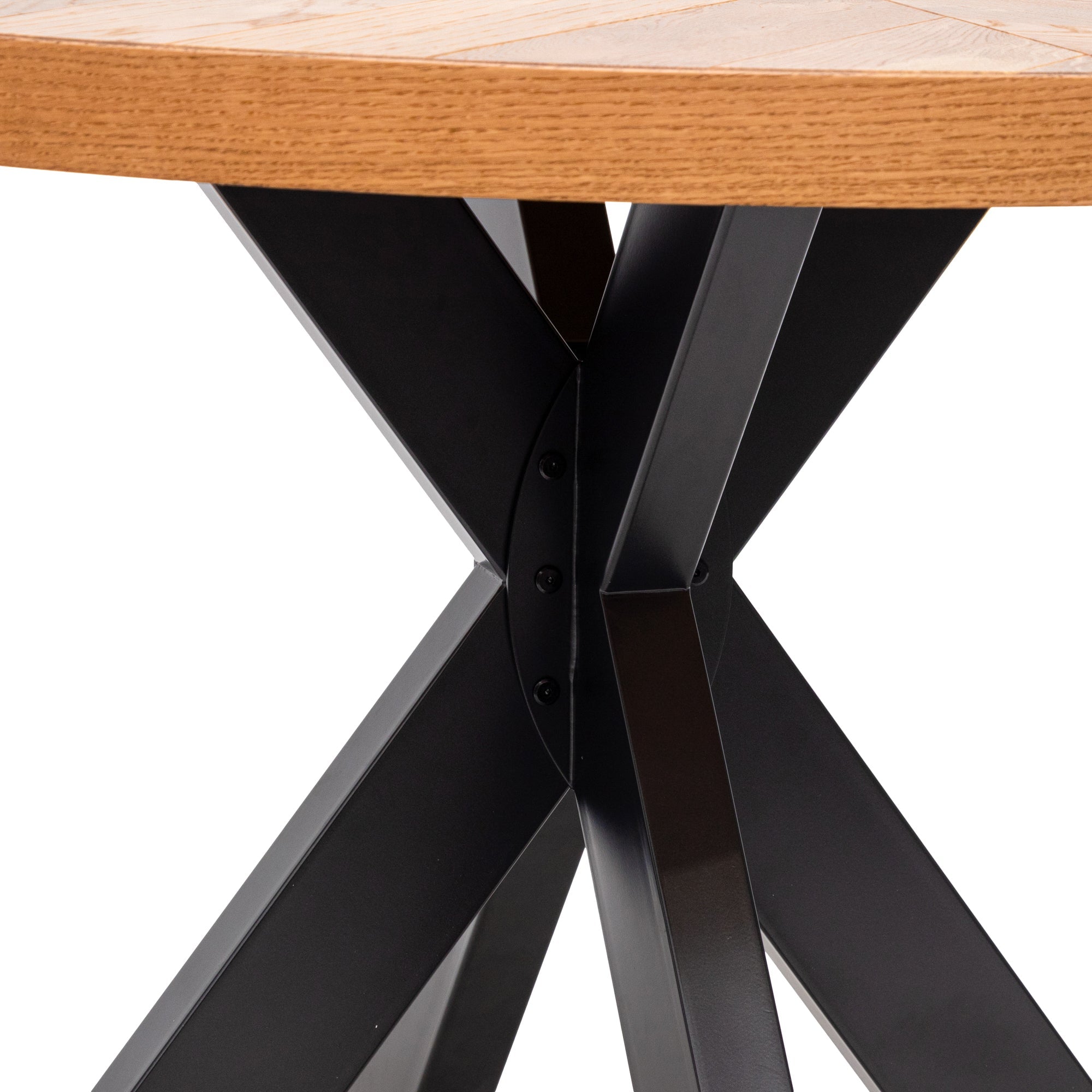 European Knotty Oak 4 Seater Round Dining Table