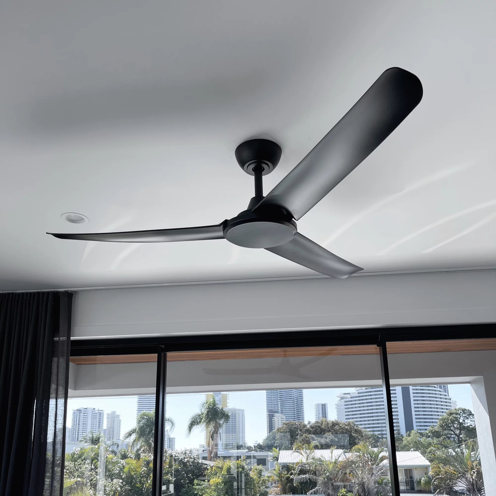 360Fans FlatJET (3/4/5) 56″ (142cm) Black Blade DC Ceiling Fan & Remote Control