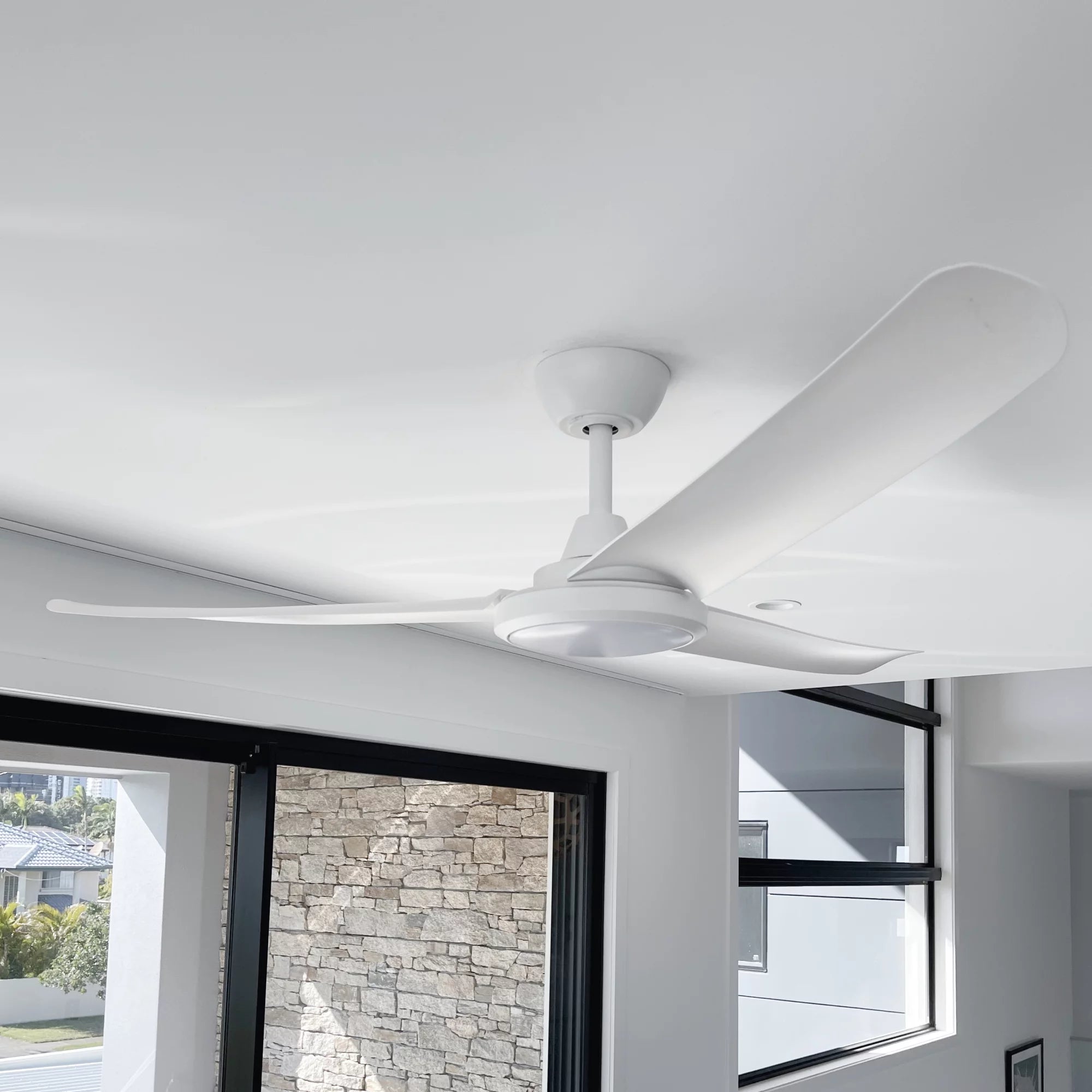 360Fans FlatJET (3/4/5) 56″ (142cm) White 3 Blade DC Ceiling Fan with 24W CCT LED & Remote Control