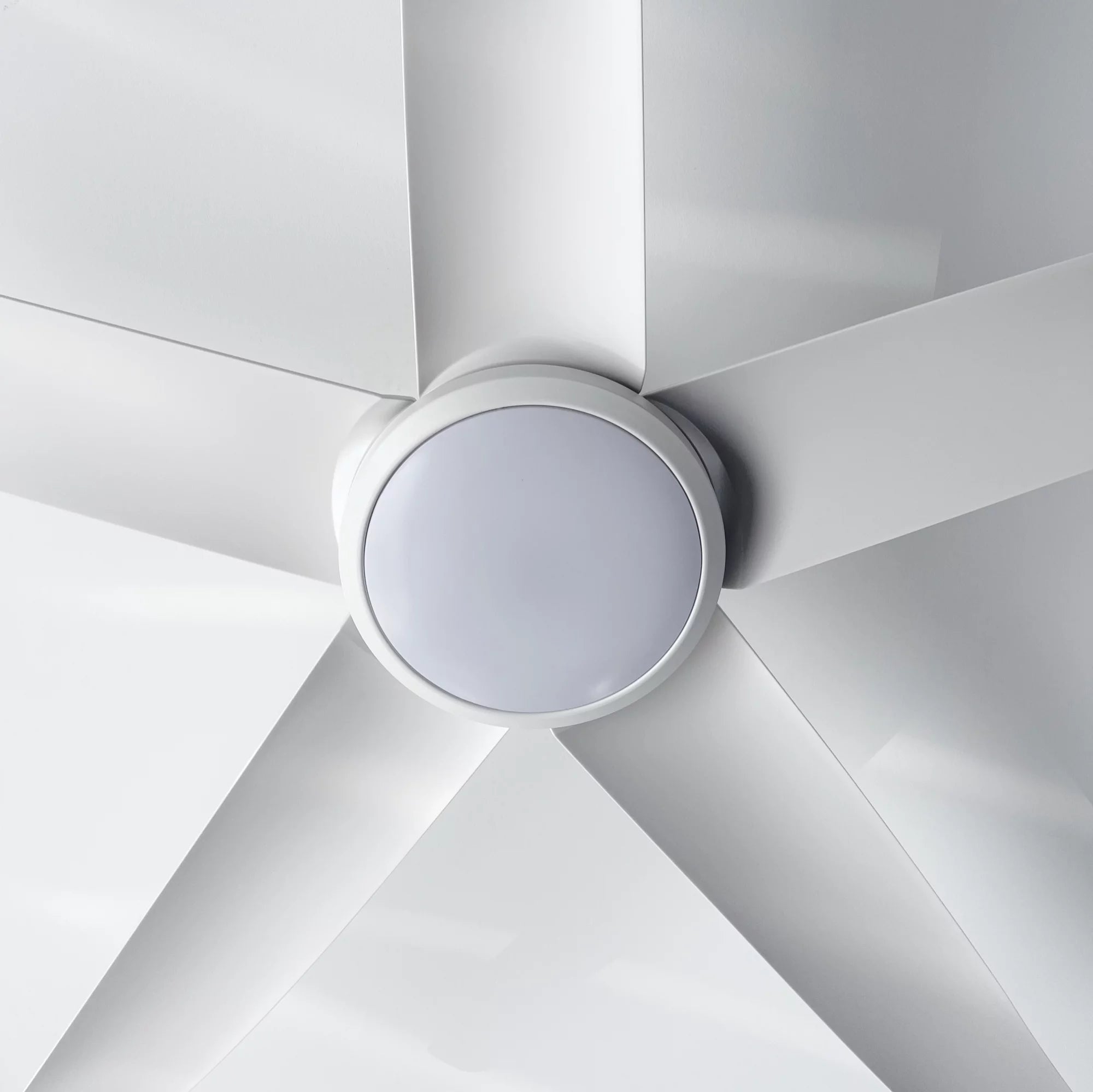 360Fans FlatJET (3/4/5) 56″ (142cm) White 3 Blade DC Ceiling Fan with 24W CCT LED & Remote Control